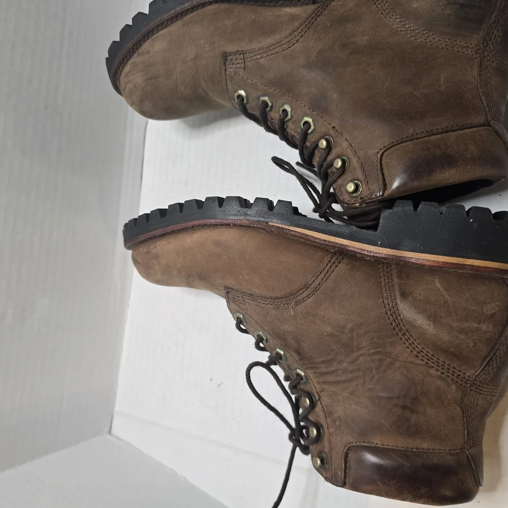Brown Ankle-High Lace-Up Boots with Rugged‎ Sole